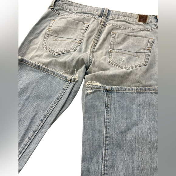 Vintage American Eagle Gently Loved Light Wash Distressed Bootcut Jeans Size 4R - Picture 12 of 15